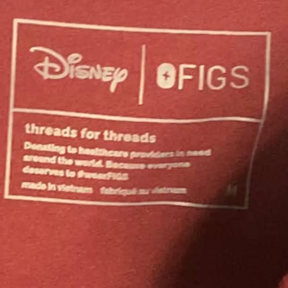 NWOT Figs Limited Edition Disney Cargo Scrub Pants In Burgundy RARE Men’s Medium